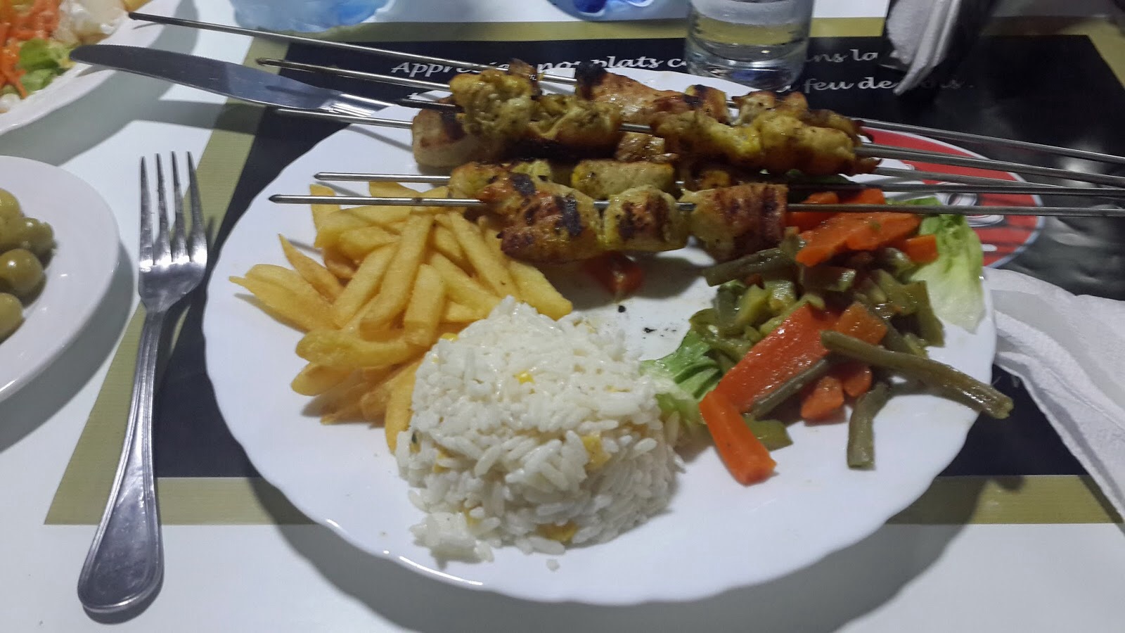 2 Broch. d'agneau (choisir 1 garniture)