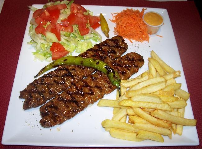 2 Broch. kefta de bœuf (choisir 1 garniture)