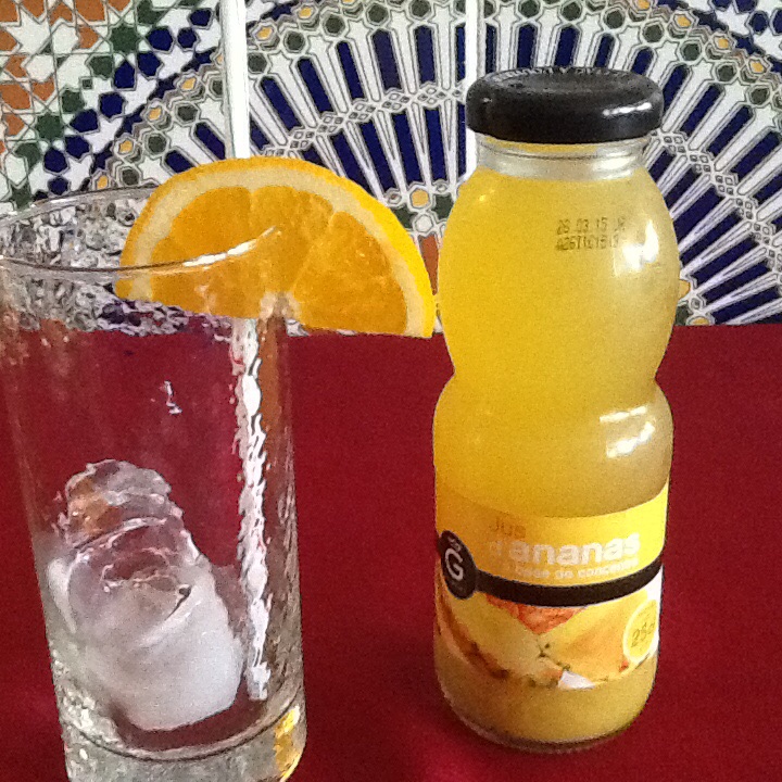 Jus de fruits , nectar d'abricot et Ice tea   (25cl) au choix